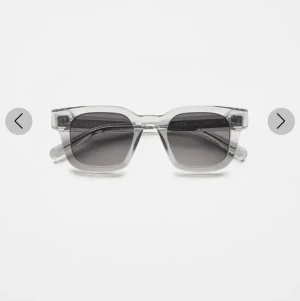 Chimi 04 gråa - Köpta fråm Chimieyewear. Nypris 1200 Inte slitna och är som vanliga. Säljer då jag inte är intresserad av dom längre.