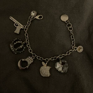 Berlock armband - Säljer detta berlock armbandet ifrån snö of sweden 💕