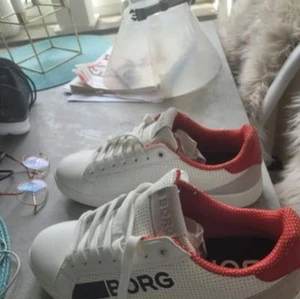 Vita skor - Vita björn borg skor aldrig andvända köpare står för frakt 