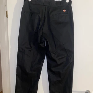Dickies 874 Original Fit - Tja! Jag säljer dessa Dickies 874s då de inte passar mig. Byxorna är i mycket bra skick och de köptes nya i affär. De har tvättats ungefär 2 ggr. 