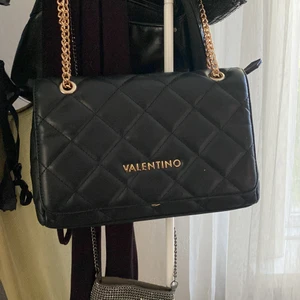 Valentino väska - Knappt Valentino väska. Pris kan diskuteras