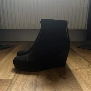 Ett par svarta vagabond skor i storlek 39🤍 Bra skick!🫶Kan diskutera priset!