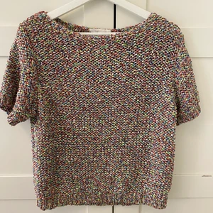 Stickad topp - Stickad topp från COS. Supersöt men används tyvärr inte tillräckligt mycket🦋🦋