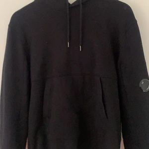 C.p. Company hoodie helt ny - Måste ha pengar så säjer den 