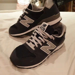 New balance skor - Har aldrig användts och är i jätte bra skick men om du har några frågor om pria elr sånt är de bara att komma privat