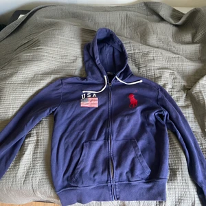 Ralph lauren hoodie large  - Säljer denna