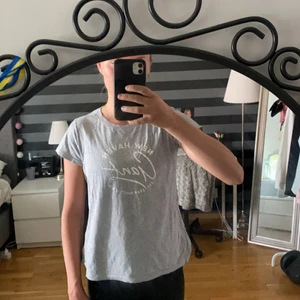 Gant T-shirt - Gant t-shirt i storlek S i mycket bra skick, inga defekter. Frakt tillkommer med 51kr