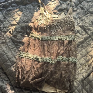 Klänning - Supersöt klänning!! Tyvärr för kort för mig som är runt 174:((