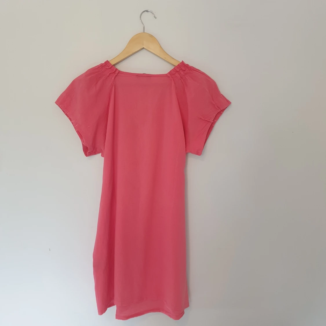 Blus med pärlor och snören - 90