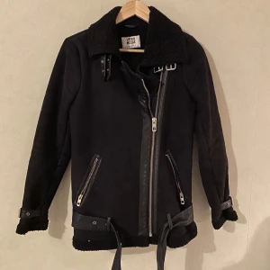 Pilotjacka strl. XS - Passar även storlek S.