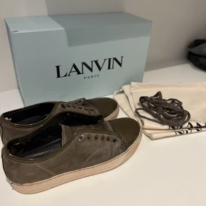Lanvin skor(grisch) - Uk 7, slitna men har fortfarande mycket kvar att ge. Skriv för mer bilder