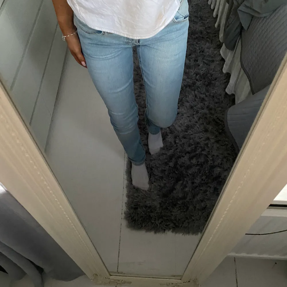 Superfina jeans från Nudie. Lågmidjade och bra skick! 💕 250 + frakt.. Jeans & Byxor.