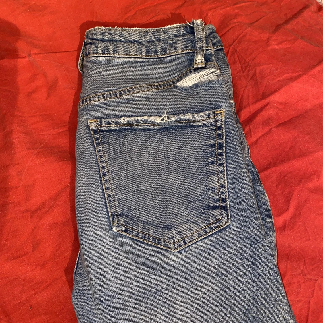 Ljusblåa zara jeans - 91