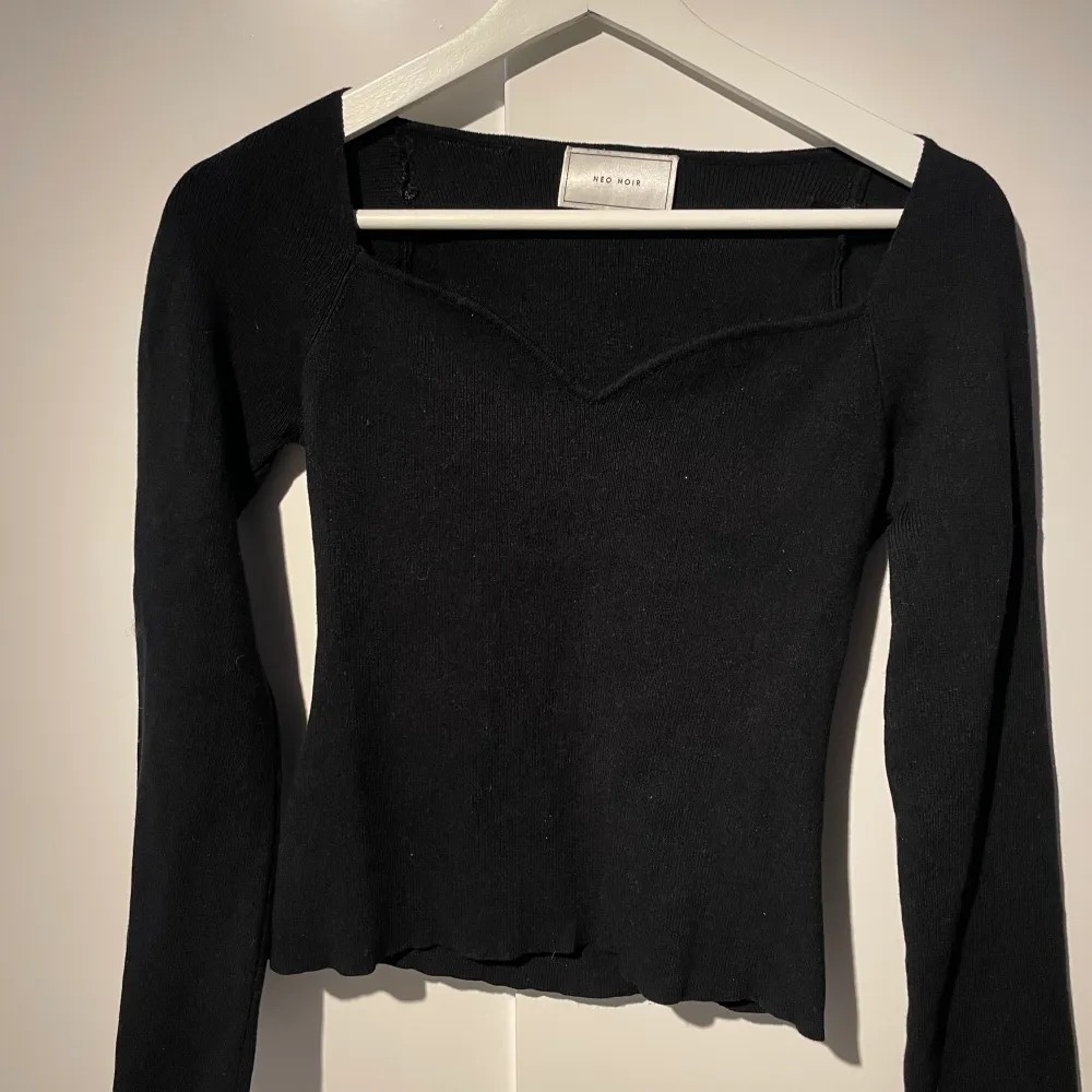 Lenora Knit blouse från Neo noir i storlek 34. . Blusar.