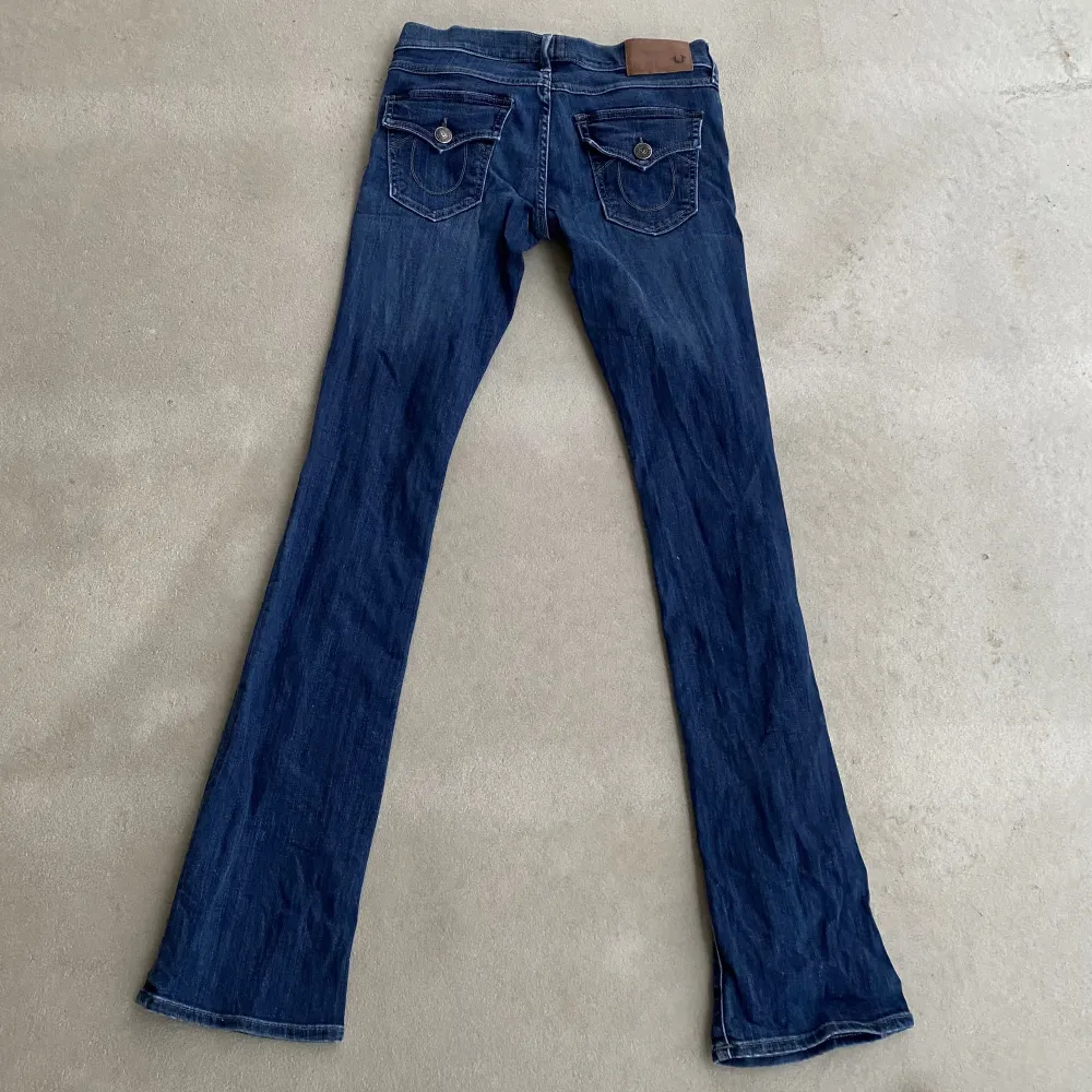 säljer för att jag köpte fel storlek💔 bra skick👍. Jeans & Byxor.