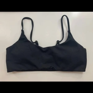 Bikini överdel - Endast testad och den va lite stor därför säljer jag, stl S