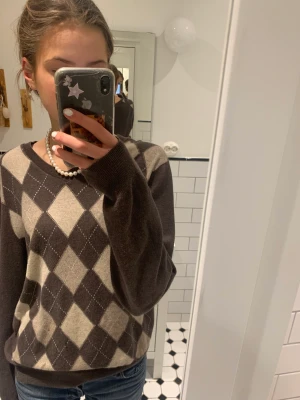 Stickad tröja  - Fin stickad tröja! Passar downtown girl stilen💕