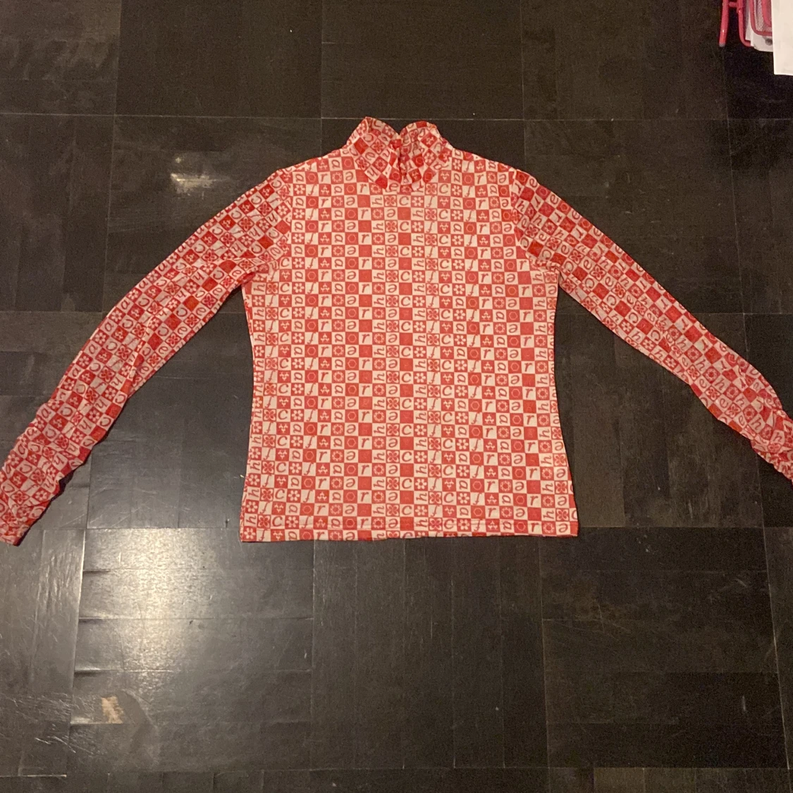 Checkered turtle neck