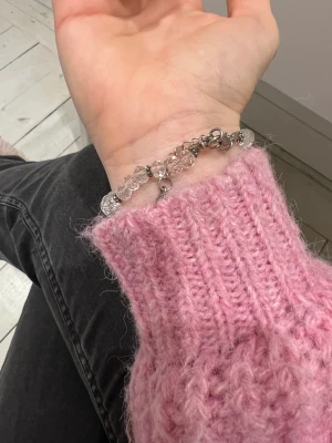 Armband  - Säljer detta armband som är köpt på en marknad i Spanien 🫶🏼möts upp på Östermalm eller fraktar!