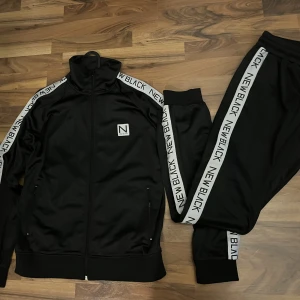 New black Size M - Nyskick! Size M