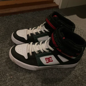 DC skor  - DC skor knappt använda 