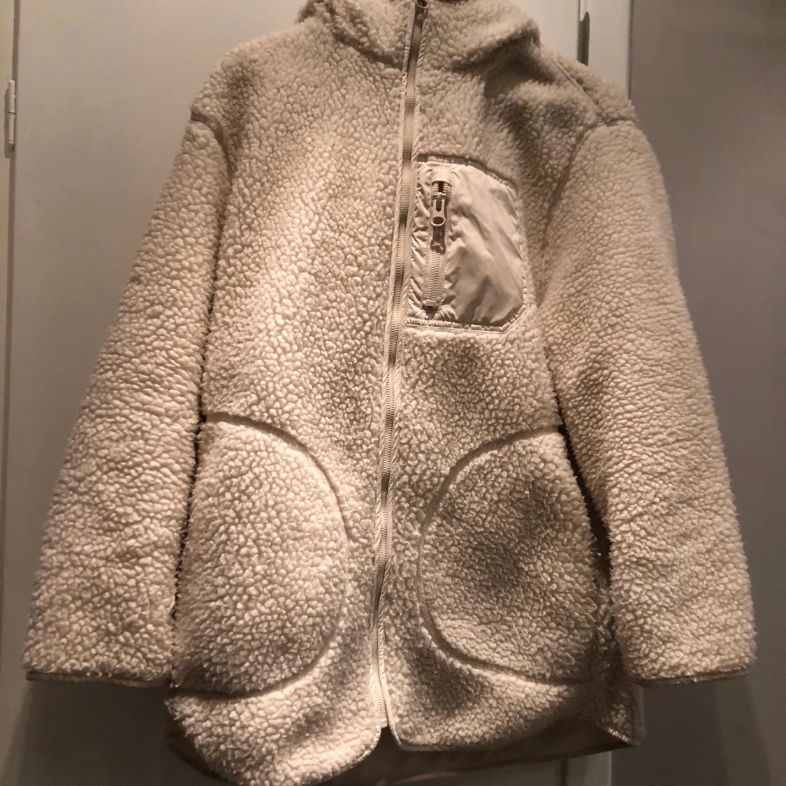 HM beige Pile jacka 