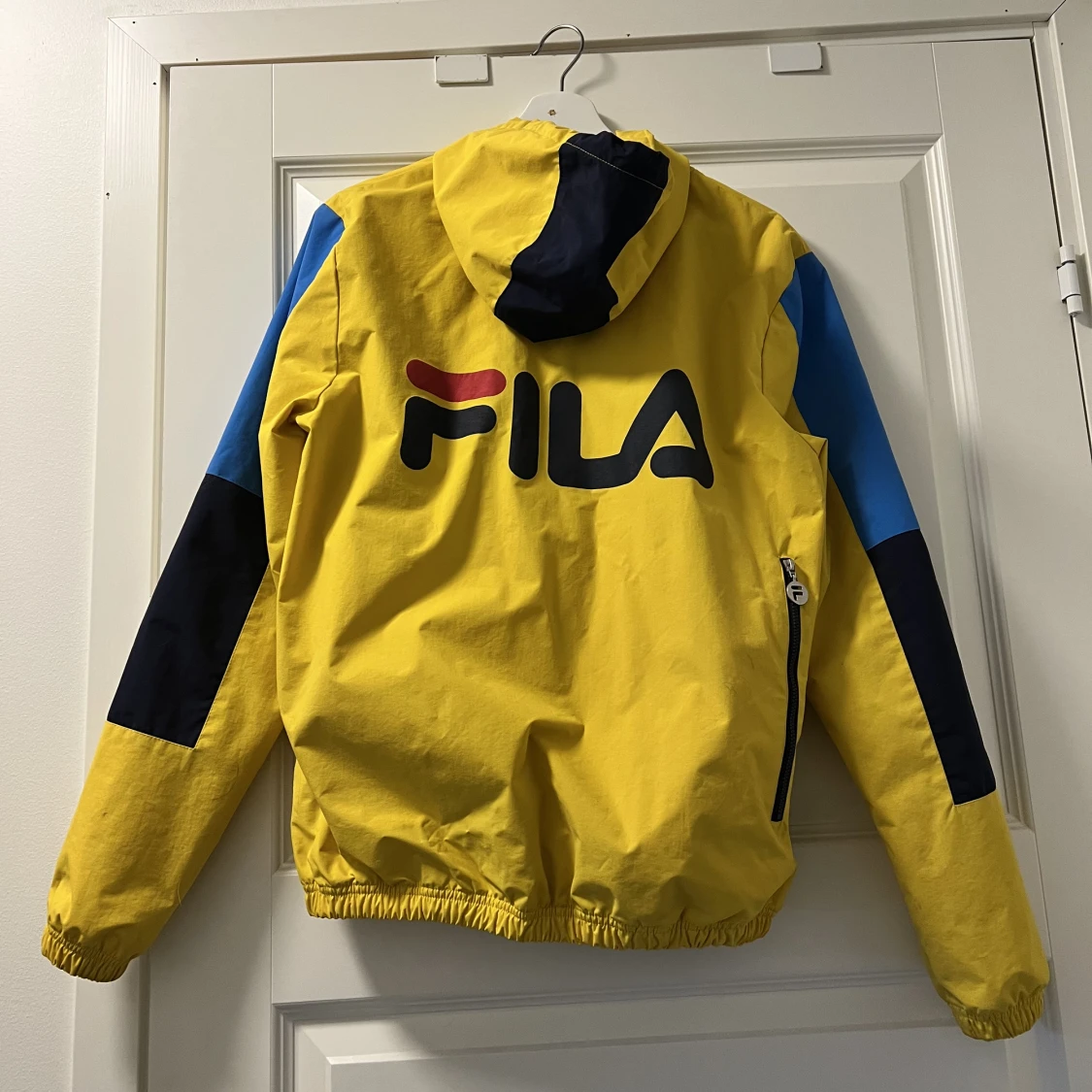Fila jacka storlek M  - 90