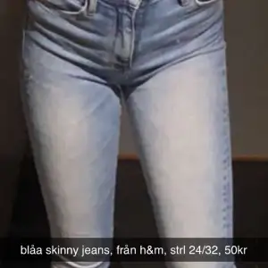 blåa skinny jeans