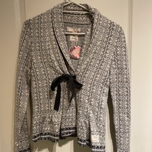 Odd Molly kofta  - Säljer min fina odd Molly kofta i nyskick 🌸 storlek 1 Ordinariepris ca 1795kr