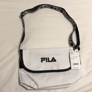 Väska  - Smidig väska bra märke 