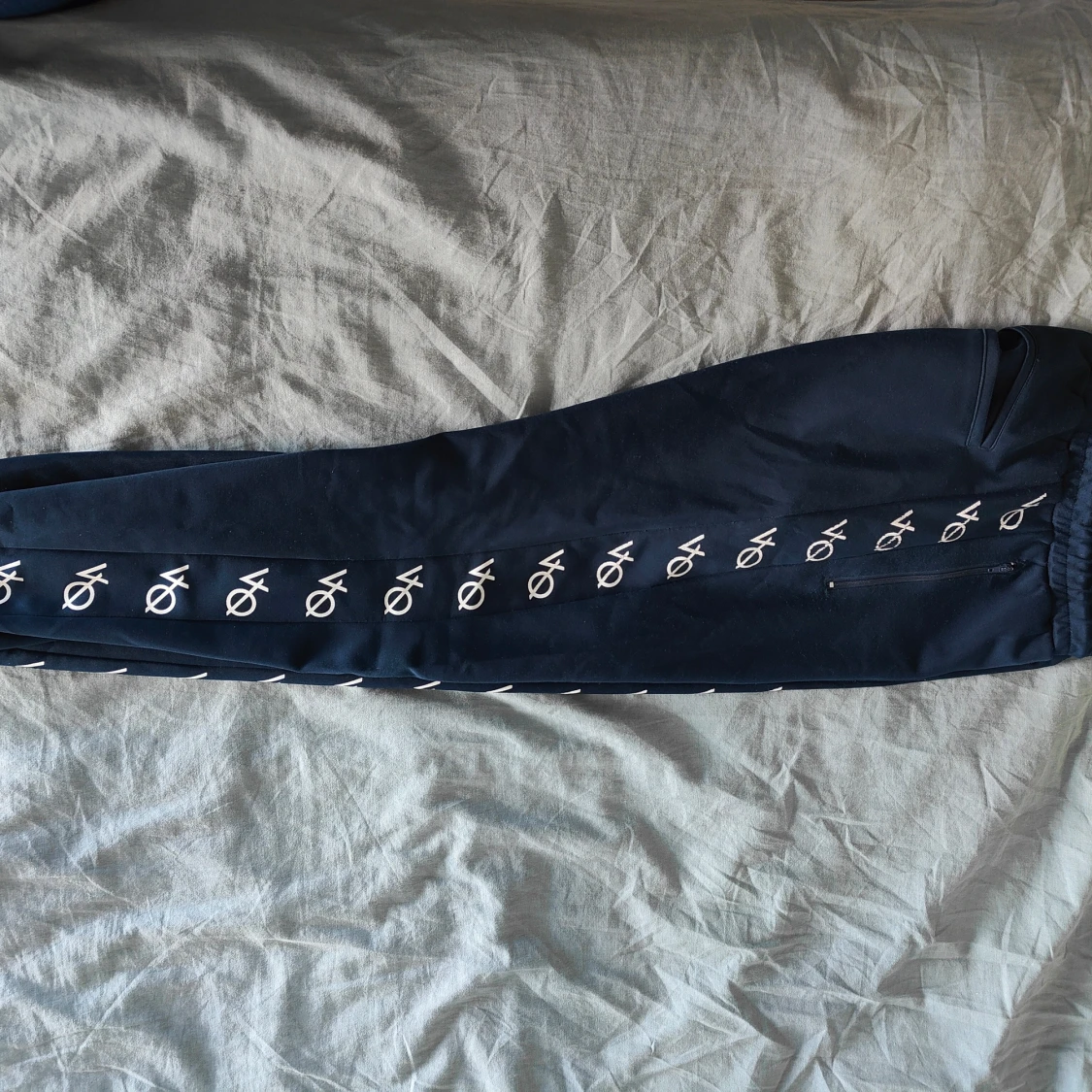 Vanquish joggers - 90