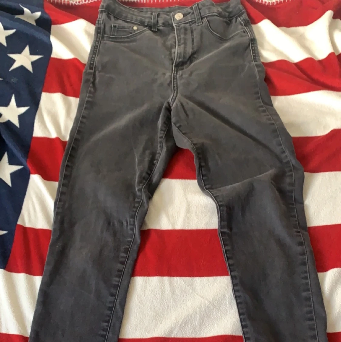 Svarta jeans HM strl 26/32 