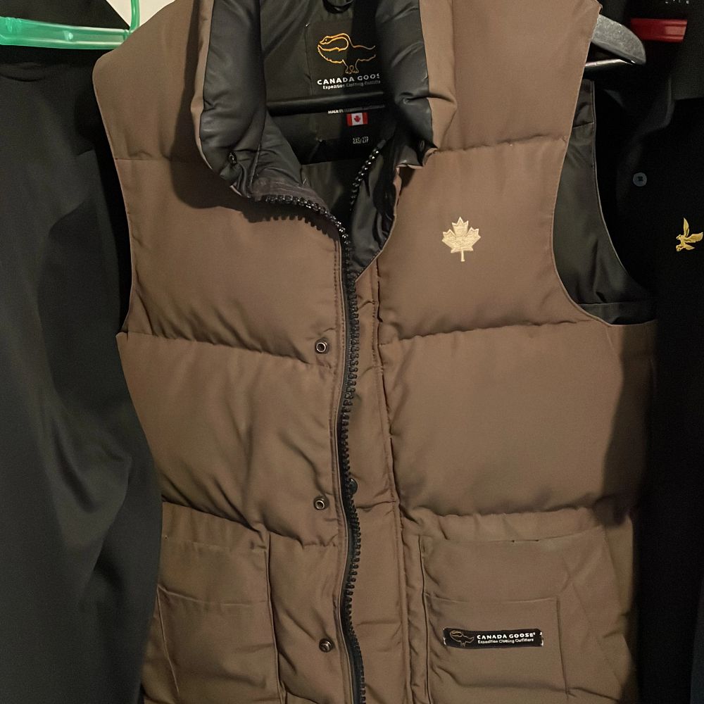 Brun Canada goose v st Canada Goose Plick Second Hand