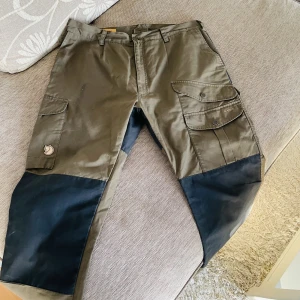 Fjällräven byxor  - Tänkte sälja mina Fjällrävenbyxor, tvättat och vaxat 