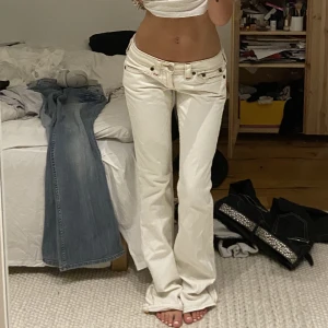 True religions - Skiiiitsnygga men lite för långa för mig, passar perfekt på nån mellan 165-168 förmodligen  