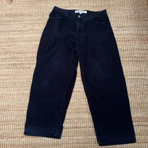 Polar Big Boy Cords blue - Blåa big boys i Manchester tyg från Polar skate Co (möööörkblå)