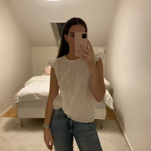 Söt blus💕 - Söt blus i storlek 36/38💕 perfekt till våren med ljusa jeans💕