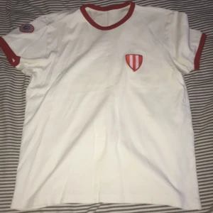 Röda stjärnan  - Äkta röda stjärnan tröja köpt i Belgrad använd 1 gång 