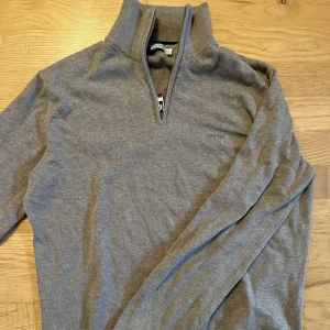 Esprit tröja  - Fin tröja som inte kommer till användning 