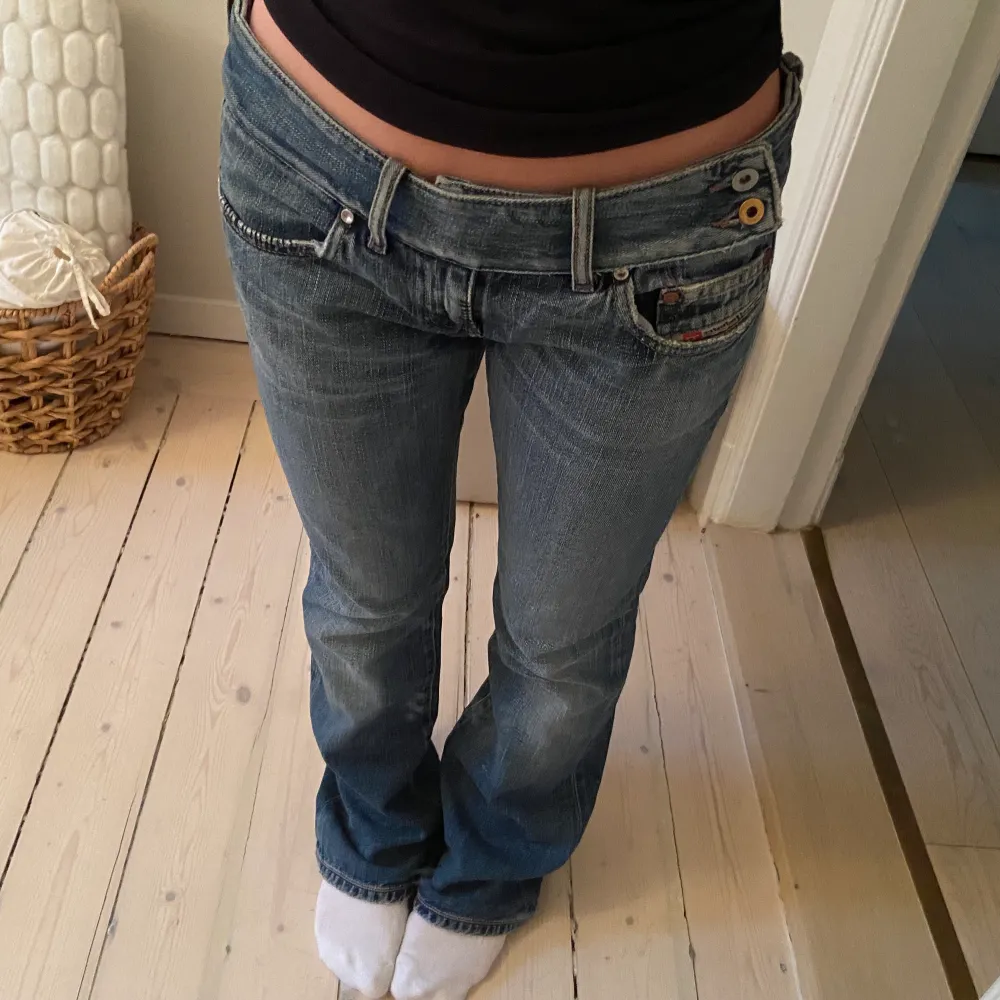 Lågmidjade diesel jeans! Hör av dig vid intresse och frågor<3. Jeans & Byxor.