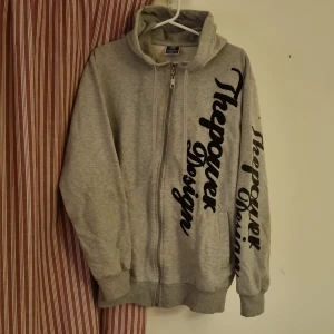 Hoodie  - Använd men i bra skick