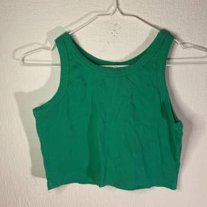 grönt croppat linne från Lager 157. Helt nytt 