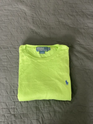 Ralph Lauren Tröja Strl L-Slim Fit  - Ralph Lauren Cotton Sweater. Storlek L (Slim Fit) Tunt och skönt material.