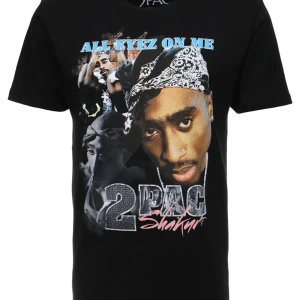 2pac t-shirt  - 2pac t-shirt köpte den för 339kr men säljer den för 170.
