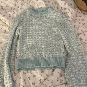 Stickad långärmad  -  ASOS design, nästan oanvänd. Väldigt mjuk skön, används dock inte.