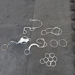 Bettlösa käpphästträns! - Beställ bettlösa käpphäst träns! Välj färg och bett (sidepull, bosal, hackamore osv) skicka gärna referencebilder! Jag svarar med vilka mått jag behöver på din käpphäst (för bästa passform) och sen fixar jag tränset! Mellan 70 och 170kr betalas i swish<33