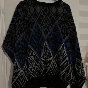 Stickat tröja - Stickad vintage tröja💘