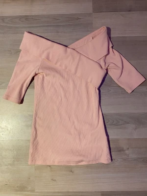 Gina topp - Rosa Gina topp knappast använd.