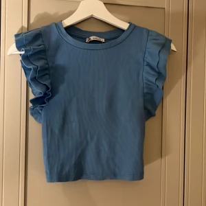 Zara topp  - En volangtopp ifrån Zara i storlek S!💗Skick 10/10