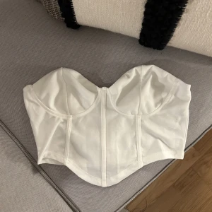 Bandeautopp - Vit Bandeautopp! 💗💗